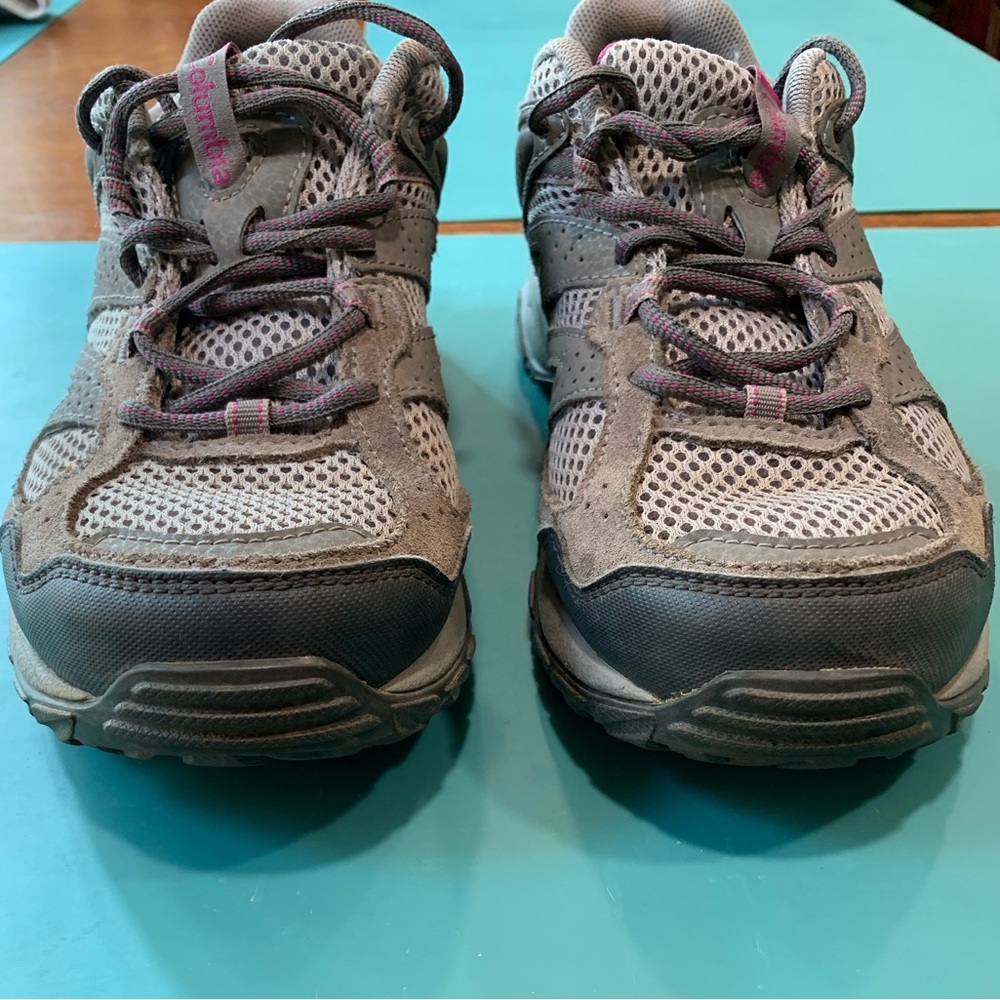 Columbia Women's Trail Sneakers in Gray and Pink